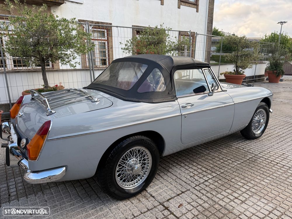 MG MGB - 3