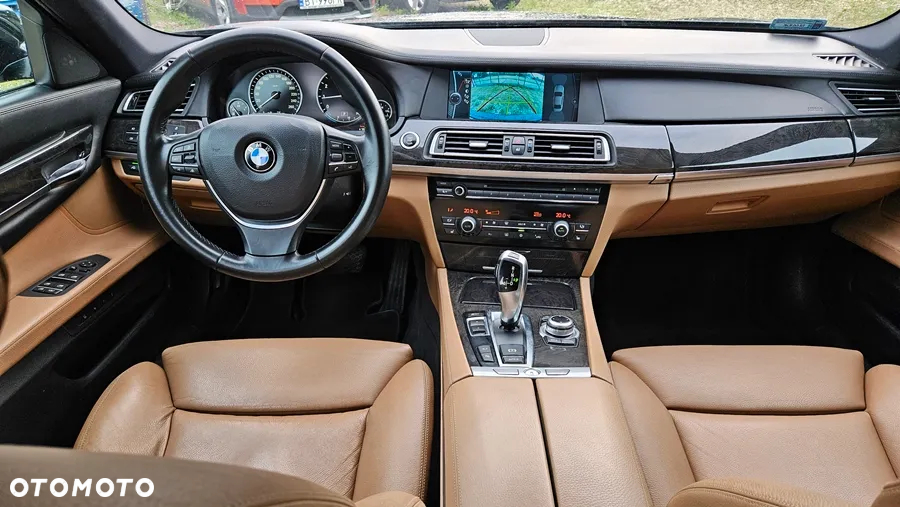 BMW Seria 7 740i - 9