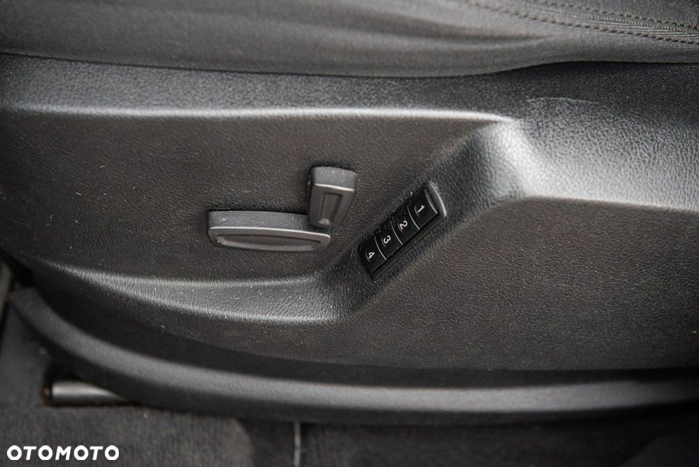 Ford Galaxy 2.0 TDCi Ghia - 24