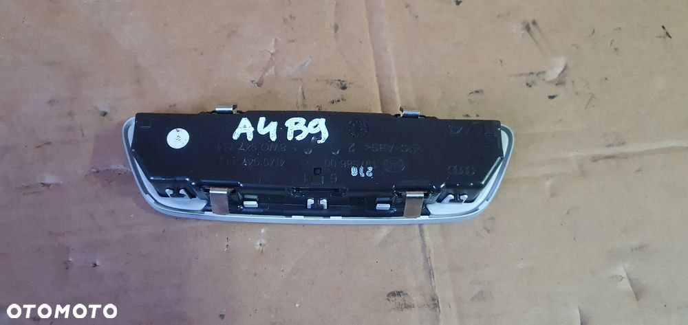 Lampka oświetlenie kabiny podsufitki Audi A4 B9 4M0947111 8W0947111 - 6