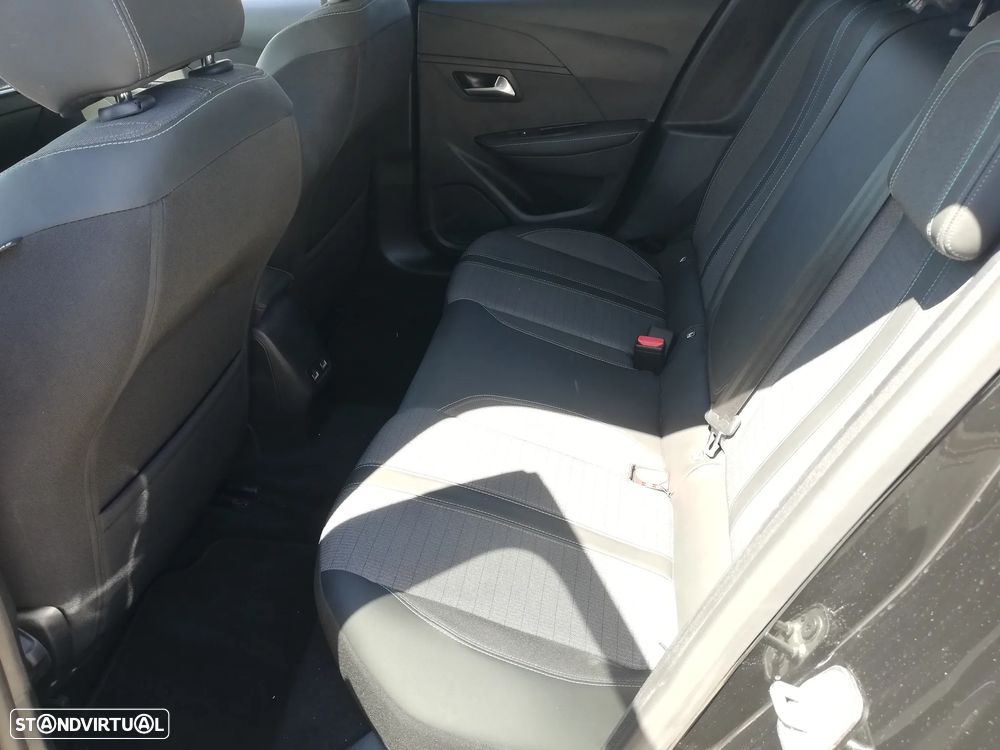 Peugeot e-208 Allure Pack - 12