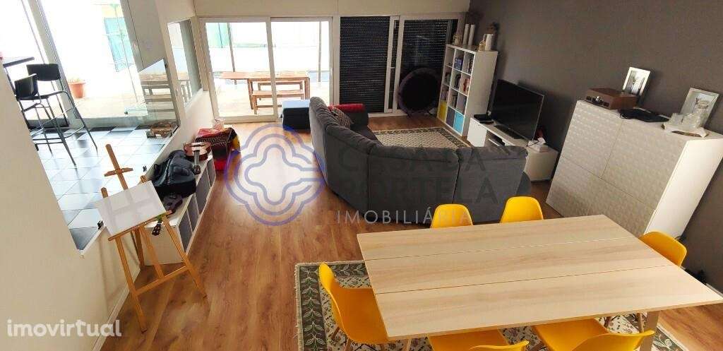 Excelente Moradia Em Geminada, com muito Espaço e Luz. - Grande imagem: 5/35