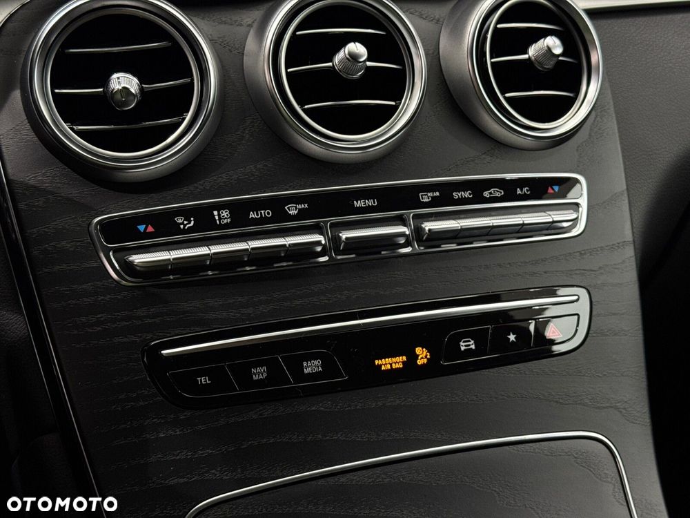 Mercedes-Benz GLC - 24