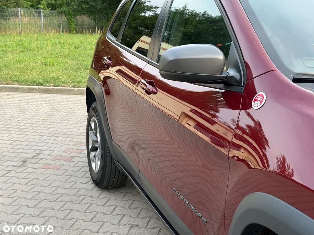 Jeep Cherokee - 3