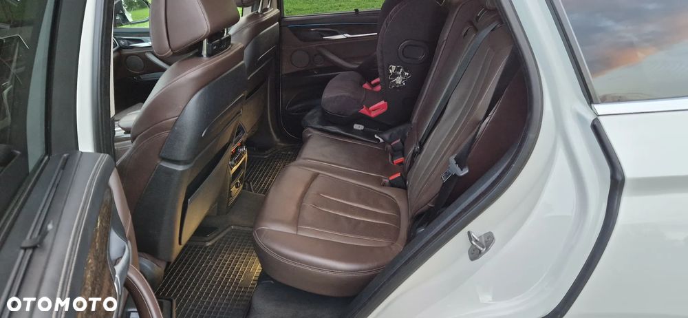 BMW X5 xDrive35i - 24