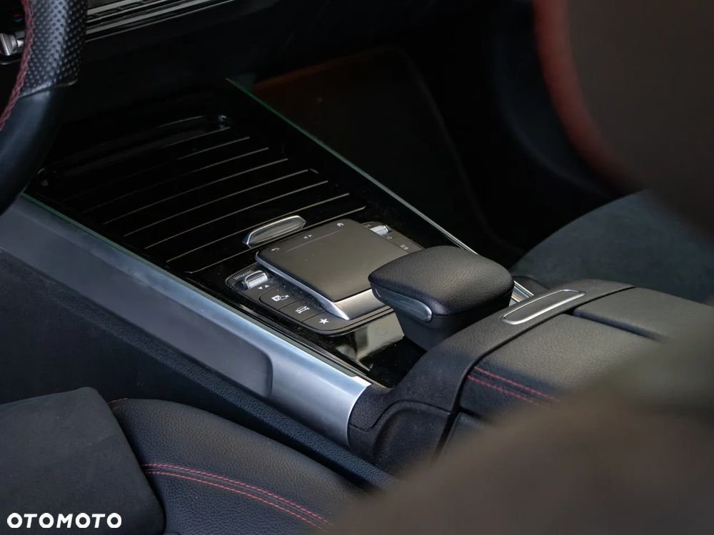 Mercedes-Benz GLB 220 d 4-Matic AMG Line 8G-DCT - 21
