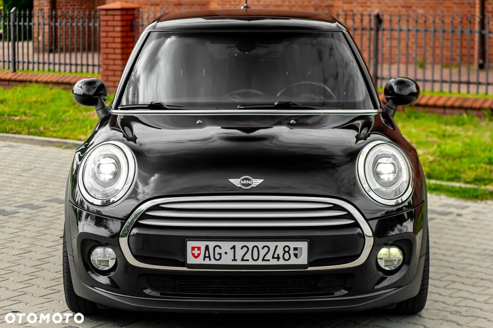 MINI Cooper Essential Trim - 13