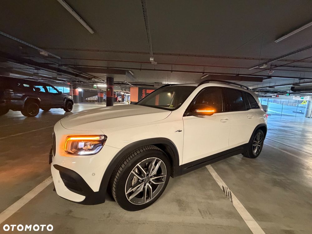Mercedes-Benz GLB - 4
