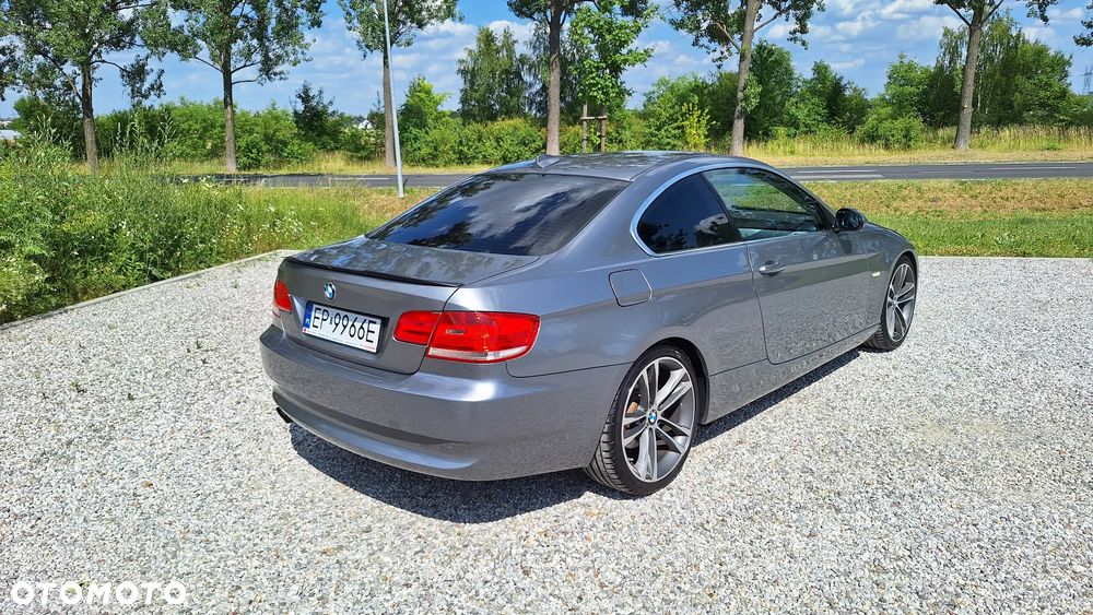 BMW Seria 3 325i - 7