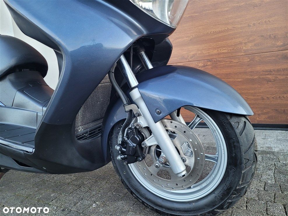 Suzuki Burgman - 22