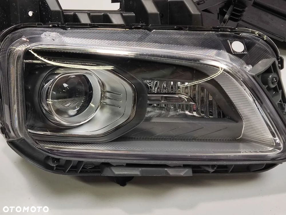 HYUNDAI KONA EV19-20r Lampa Przód Prawy I Lewy - 2