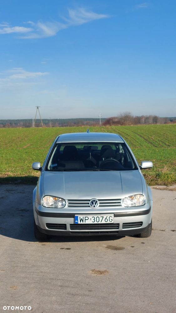 Volkswagen Golf 1.6 Basis - 1