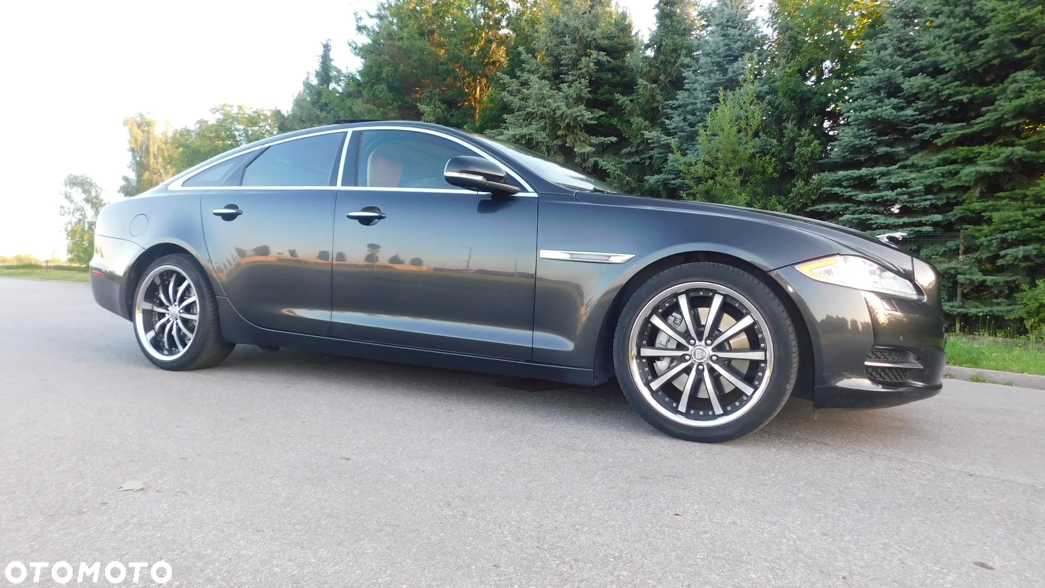 Jaguar XJ 5.0 V8 LWB Premium Luxury - 19