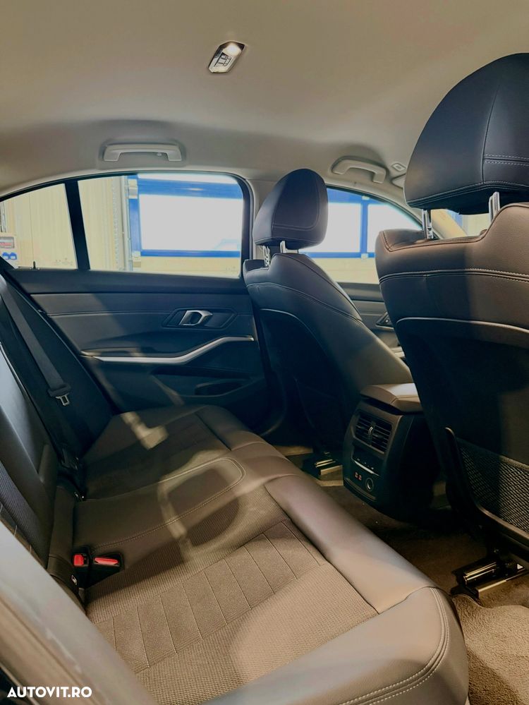 BMW Seria 3 320d xDrive Aut. - 14