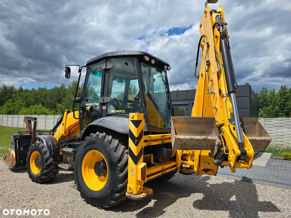 JCB - 8