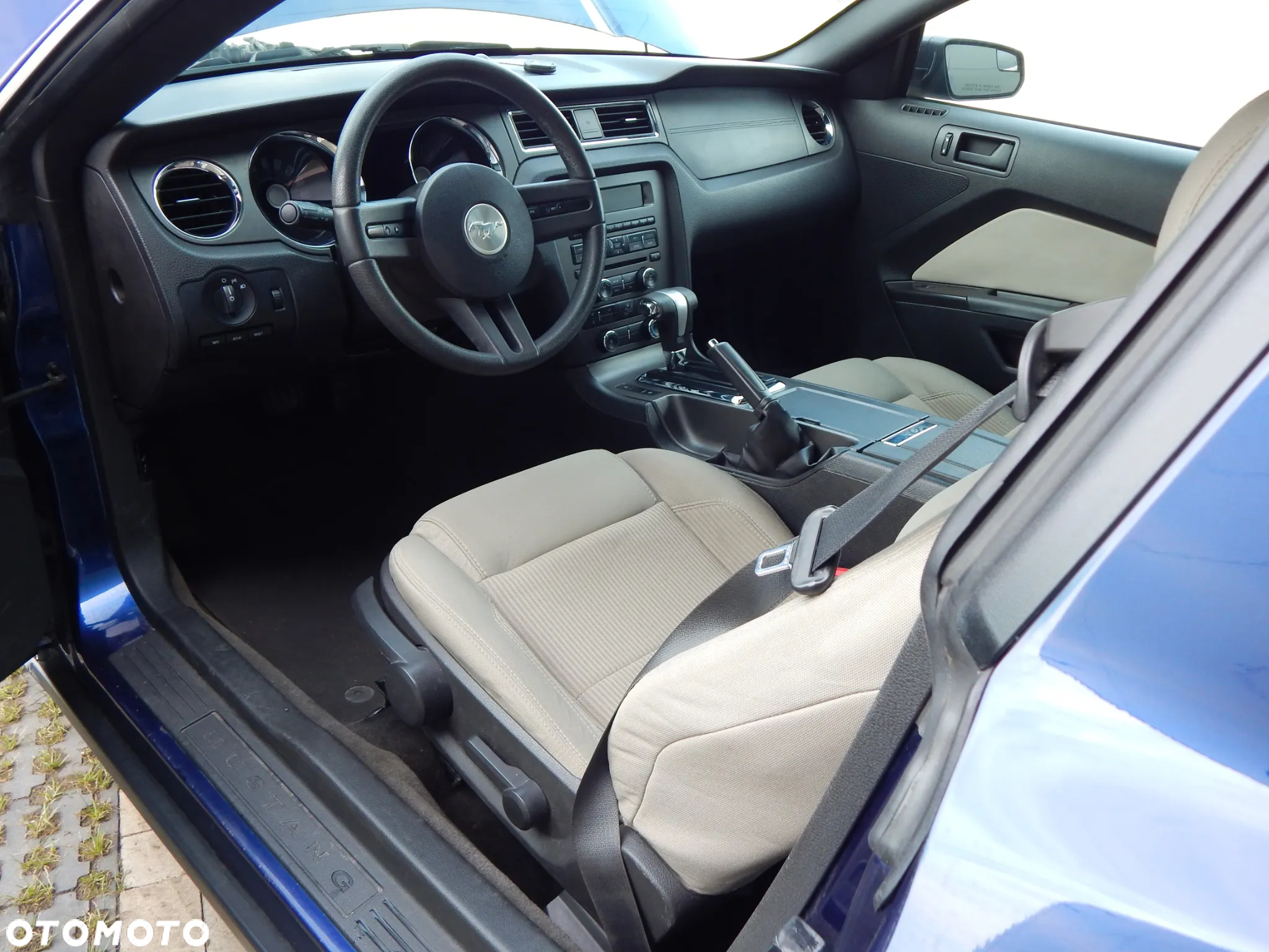 Ford Mustang 3.7 V6 Premium - 35