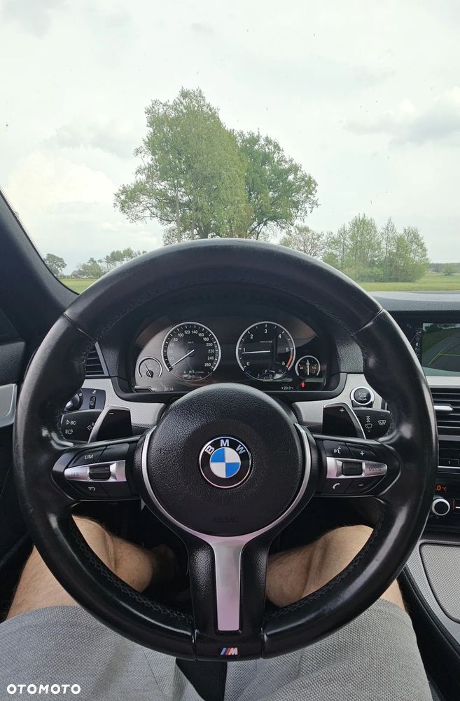BMW Seria 5 520d xDrive - 12