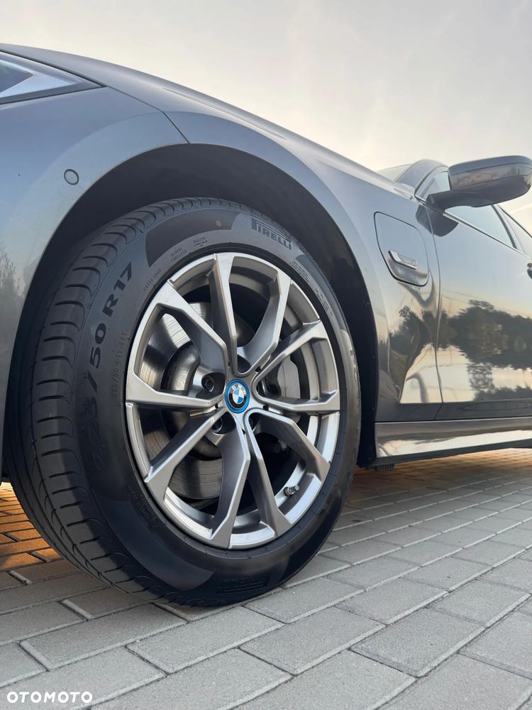 BMW Seria 3 330e PHEV xDrive - 10