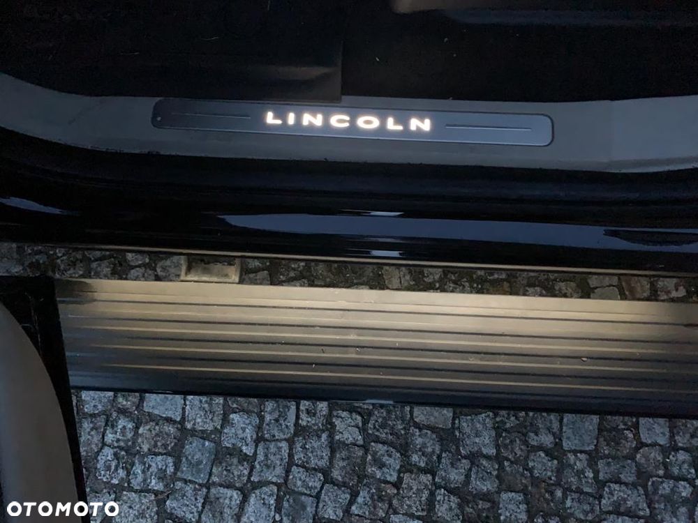 Lincoln Navigator - 8