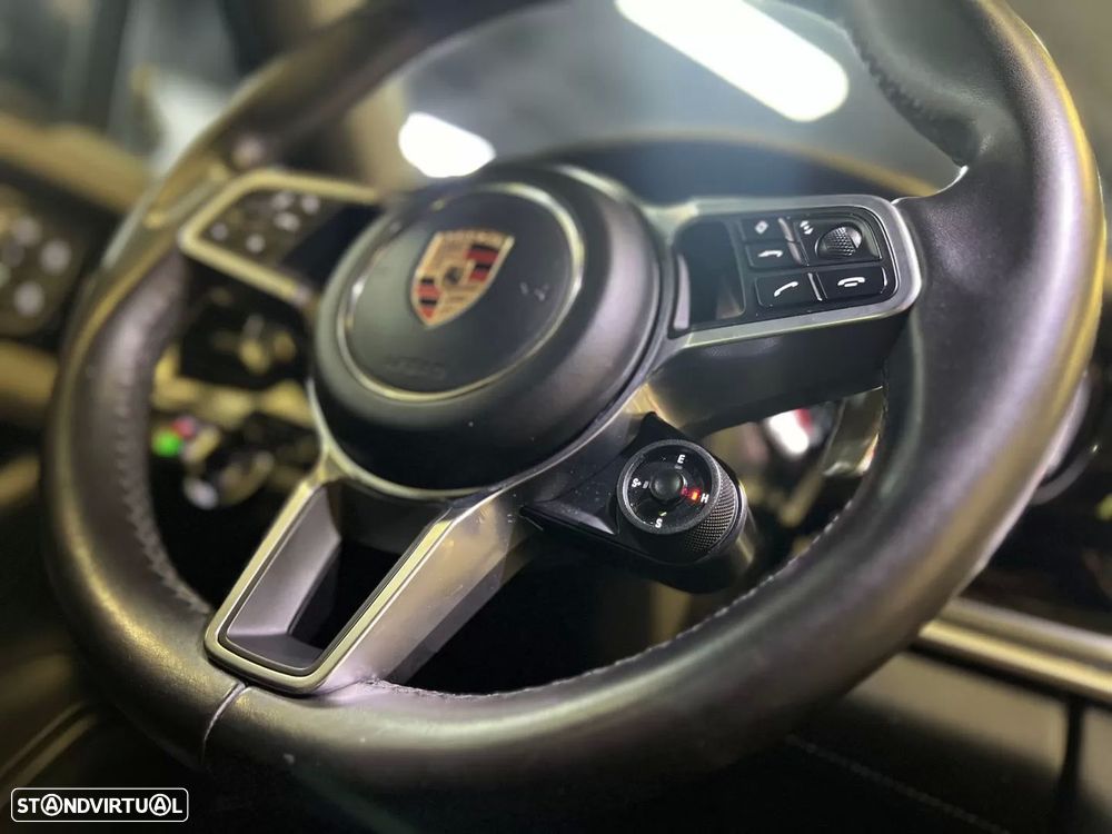 Porsche Panamera Sport Turismo 4 E-Hybrid - 44