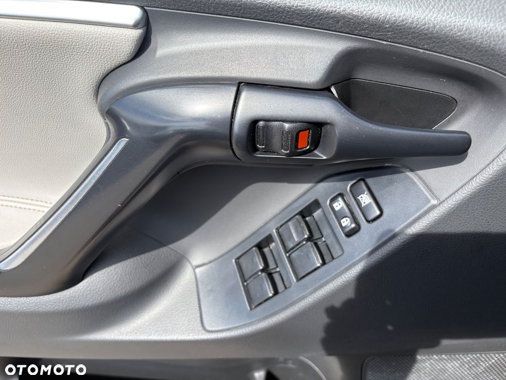 Toyota Verso 1.8 Prestige MS EU6 - 19
