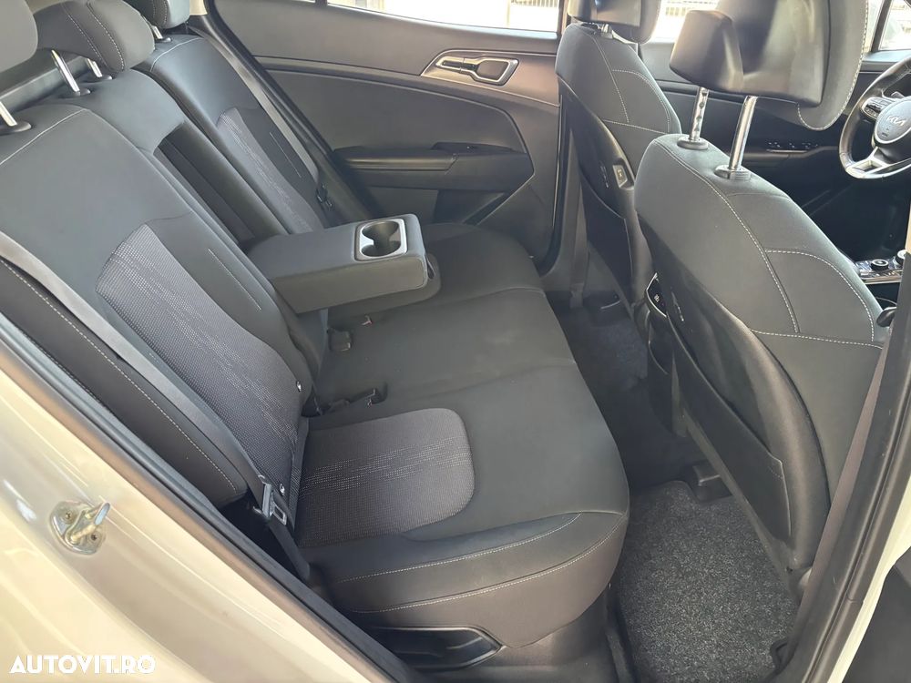 Kia Sportage 1.6 T-GDI HEV 6AT 4x2 Style - 38
