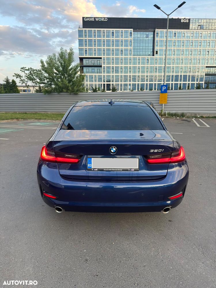 BMW Seria 3 320i AT - 10