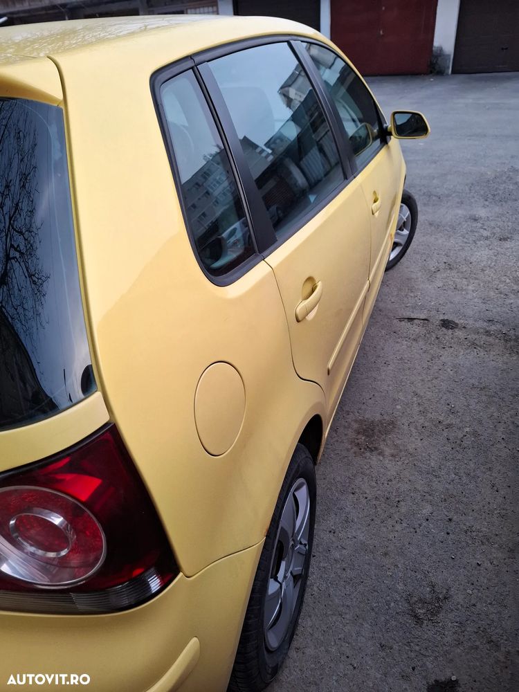 Volkswagen Polo - 2