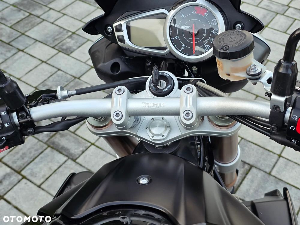 Triumph Speed Triple - 18