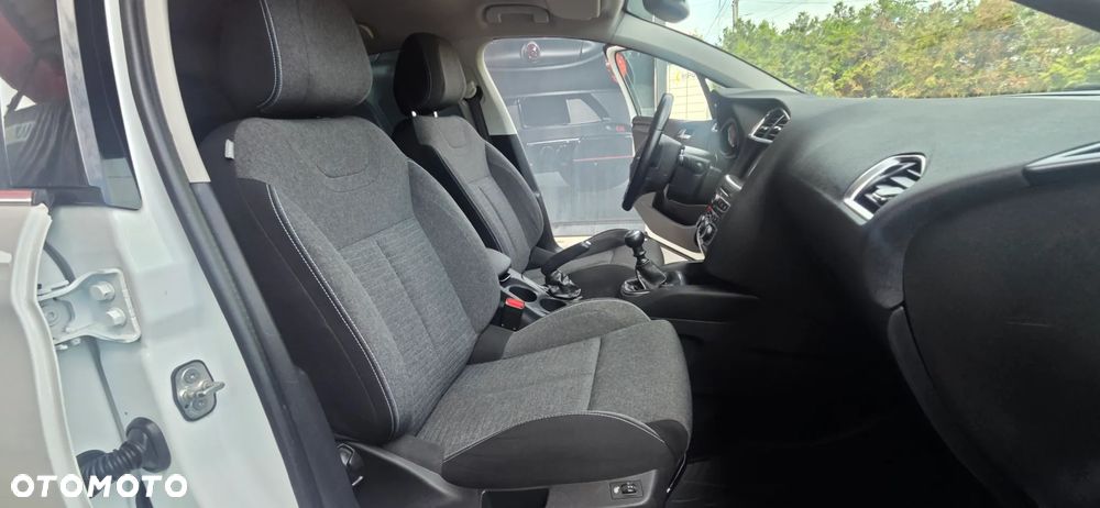 Citroën C4 PureTech e-THP 130 Exclusive - 37
