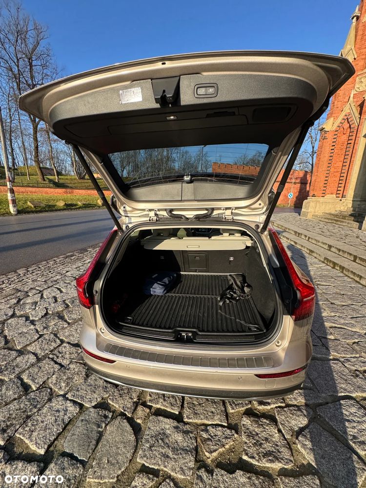 Volvo V60 Cross Country - 15