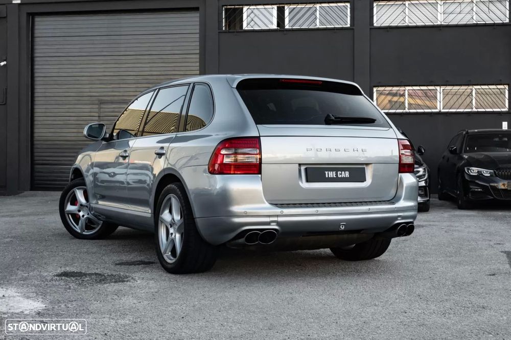 Porsche Cayenne - 4
