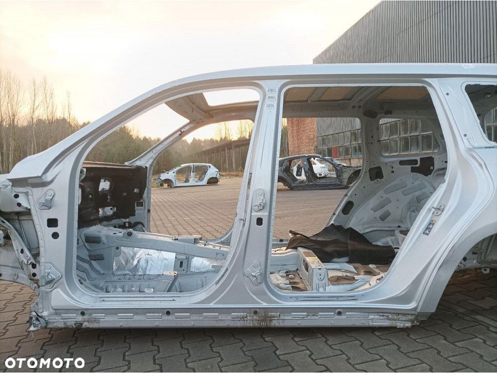 MERCEDES GLS X166 PRÓG SŁUPEK LEWY 775 - 1