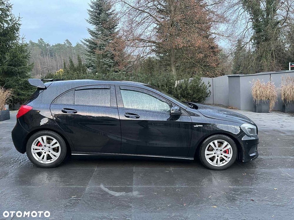 Mercedes-Benz Klasa A 180 (BlueEFFICIENCY) 7G-DCT - 4