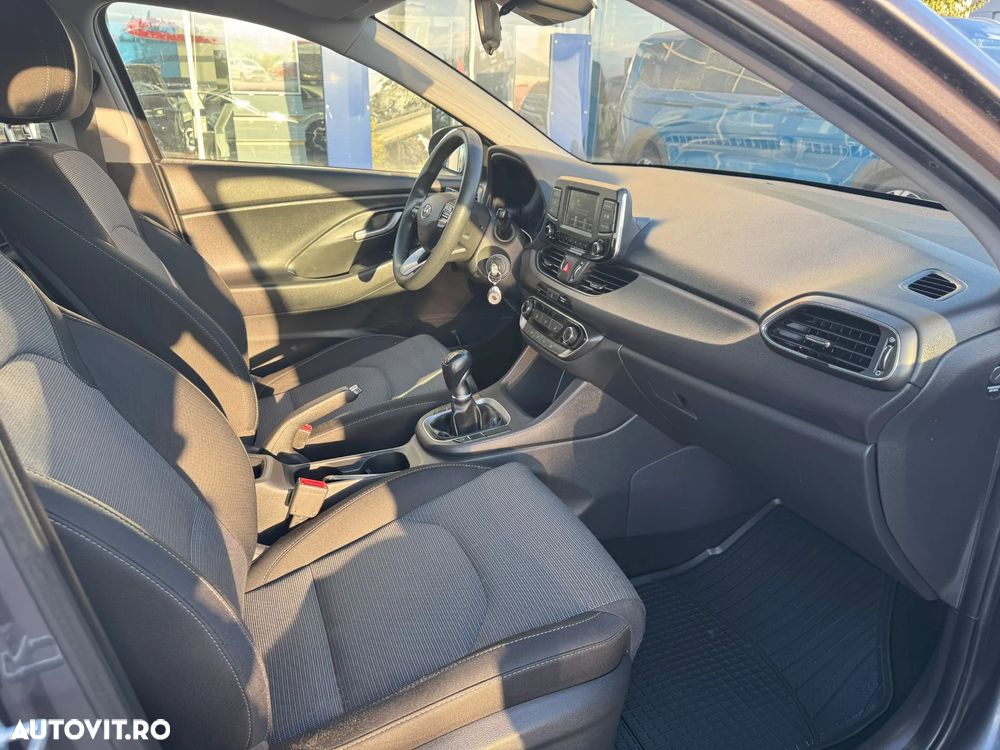 Hyundai i30 1.4 100CP 5DR M/T Classic+ - 19
