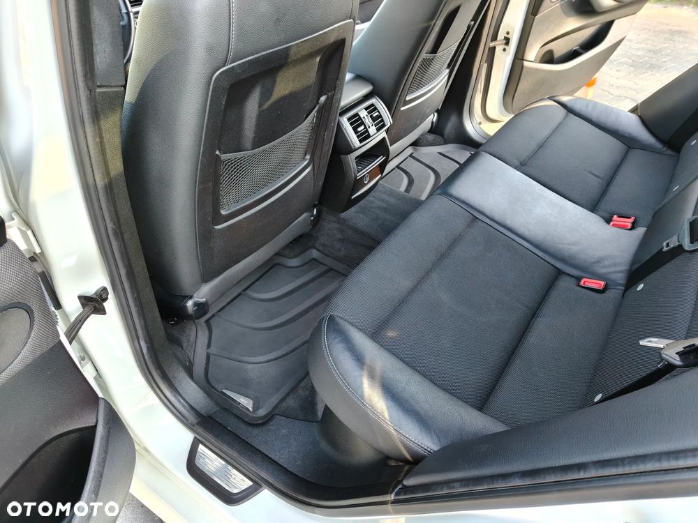 BMW X3 xDrive35i - 9