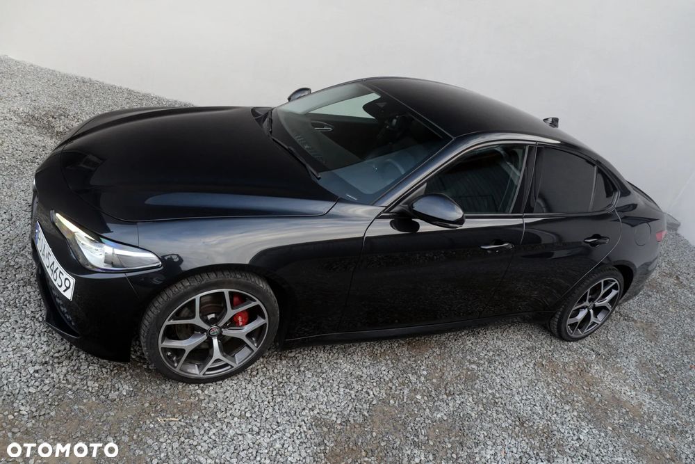 Alfa Romeo Giulia - 17