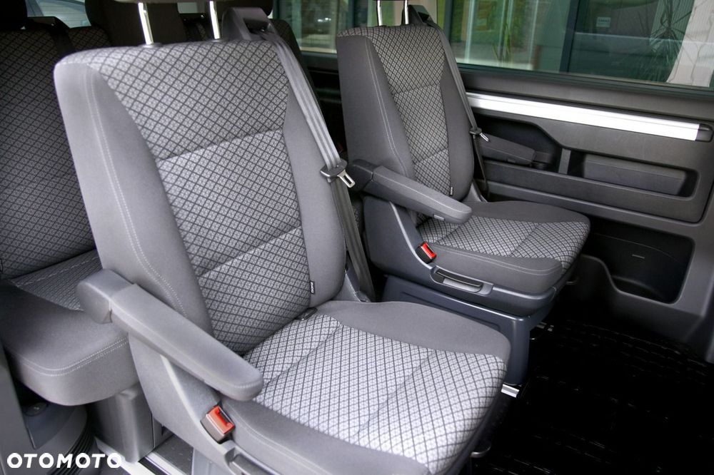 Volkswagen Multivan - 18