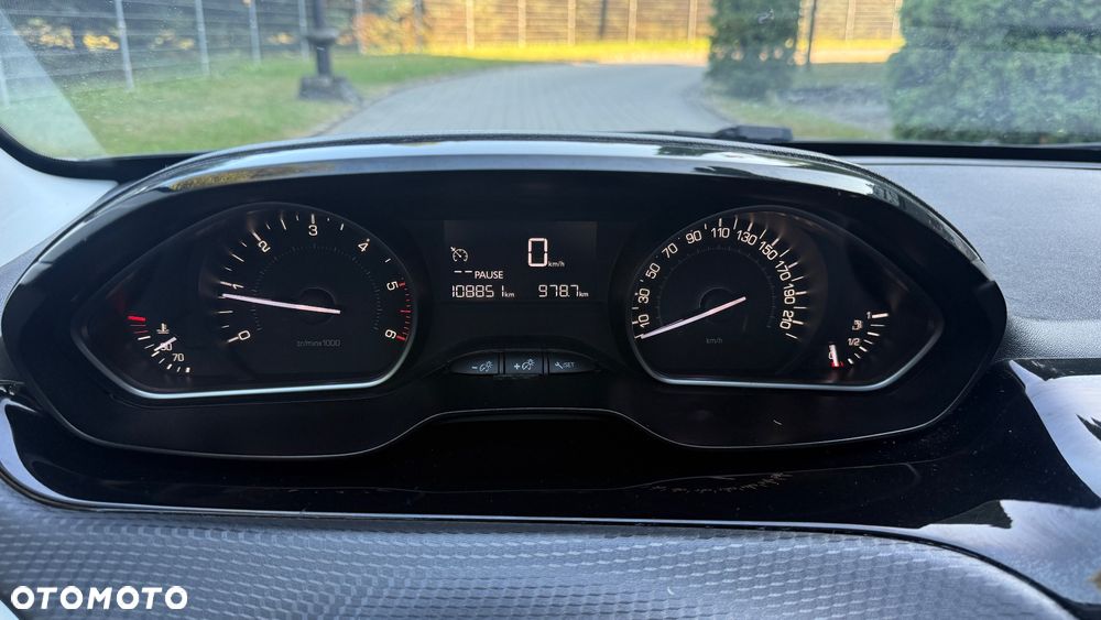 Peugeot 2008 - 12