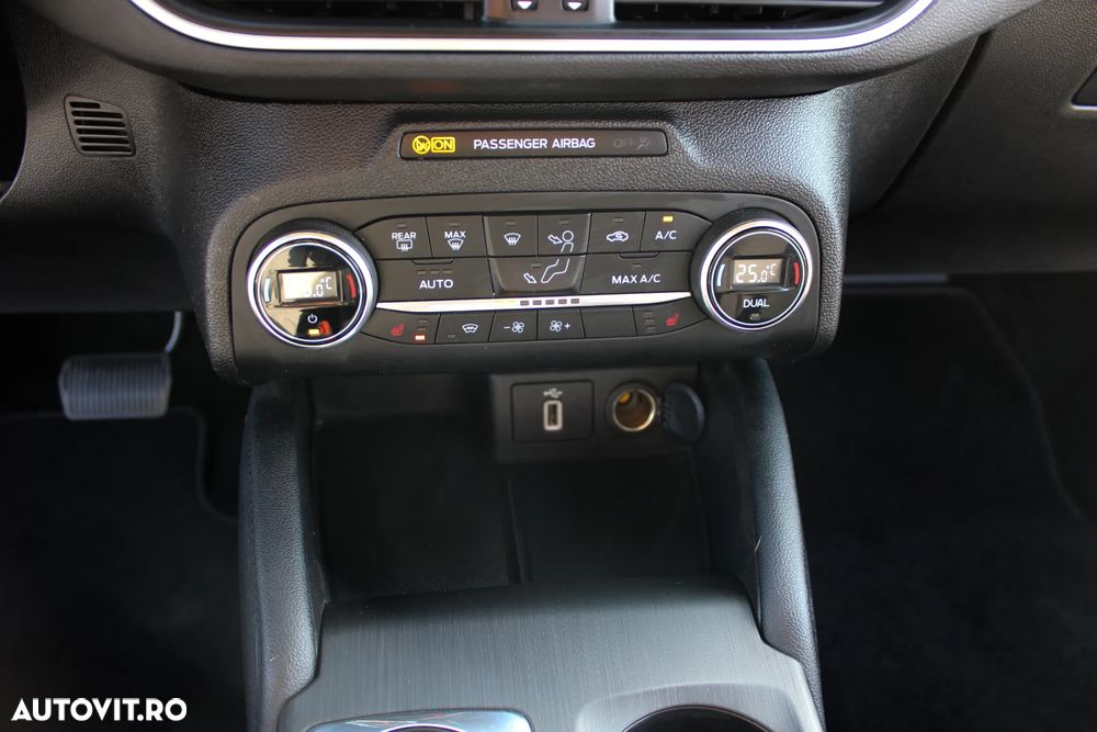 Ford Focus 1.5 EcoBlue Start-Stopp-System Aut. TITANIUM - 18