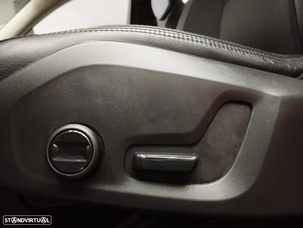 Volvo XC 60 2.0 D3 Momentum Plus - 21