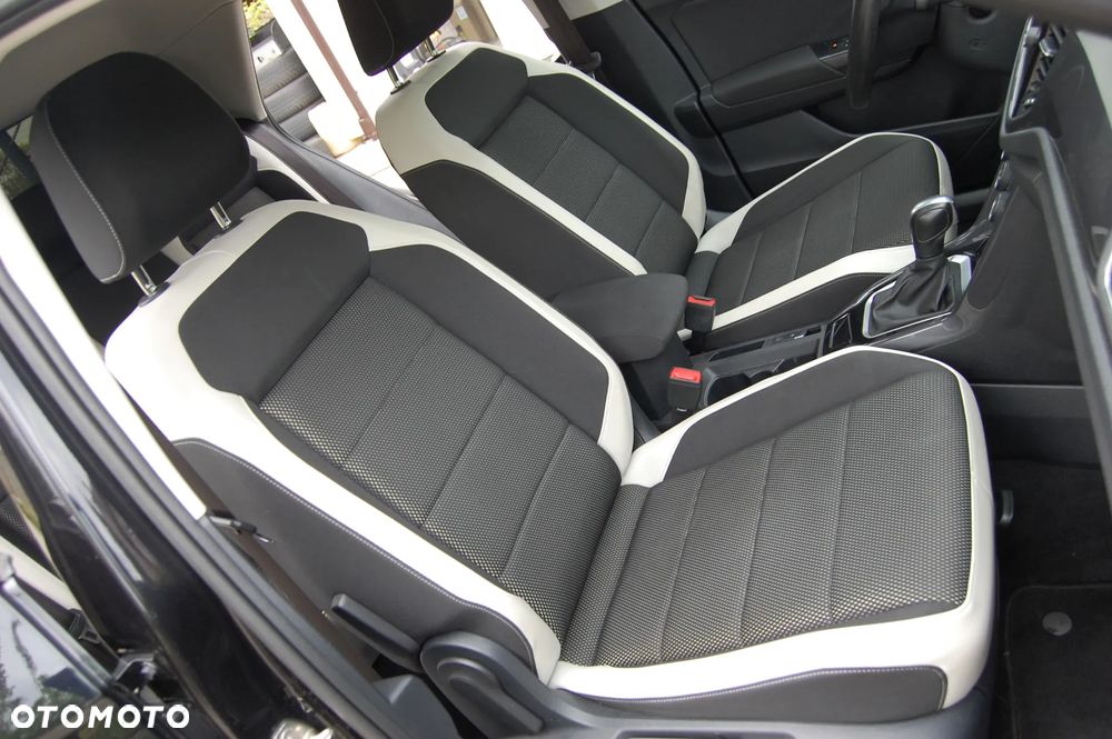 Volkswagen T-Roc - 32