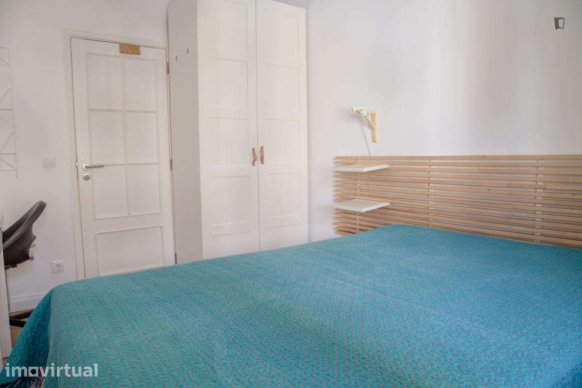 Quarto - localizado em Roma-Areeiro Lisbon - Grande imagem: 3/21
