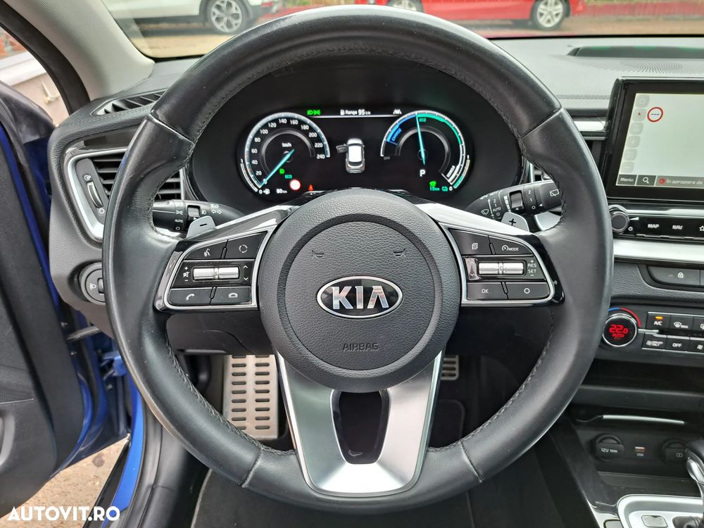 Kia XCeed - 10