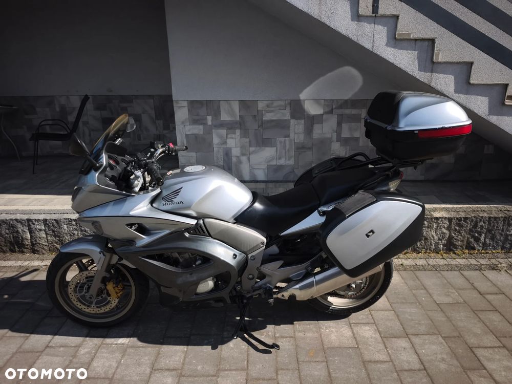 Honda CBF - 2