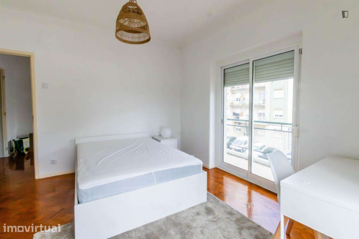 Quarto - localizado em Amadora Lisbon - Grande imagem: 3/9