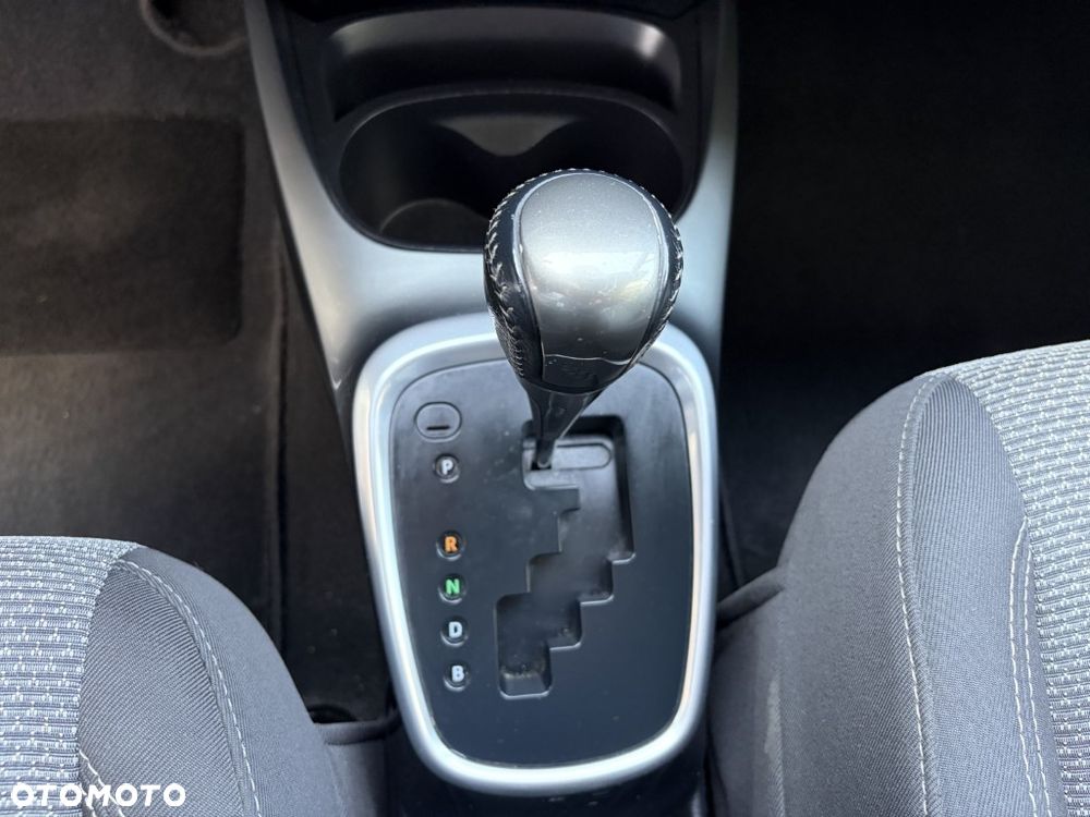 Toyota Yaris - 23