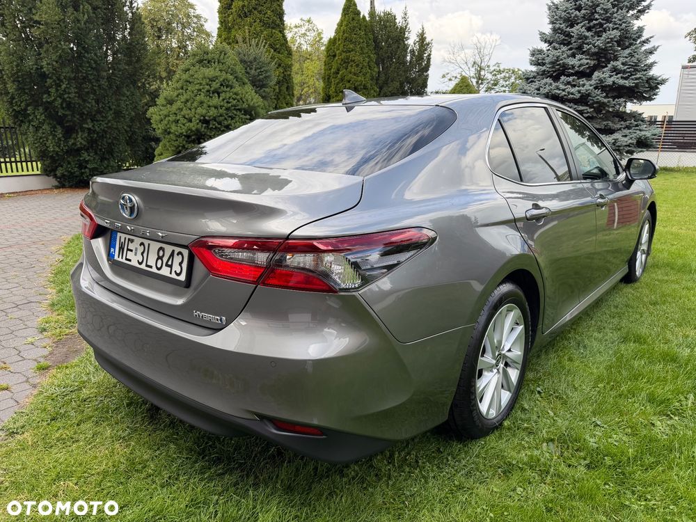 Toyota Camry - 10