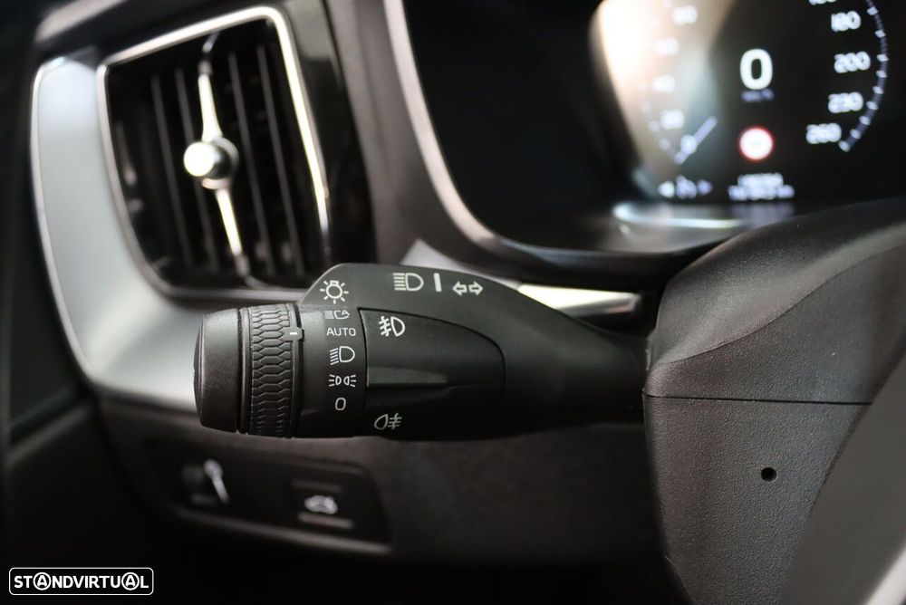 Volvo XC 60 2.0 D4 Inscription AWD Geartronic - 14