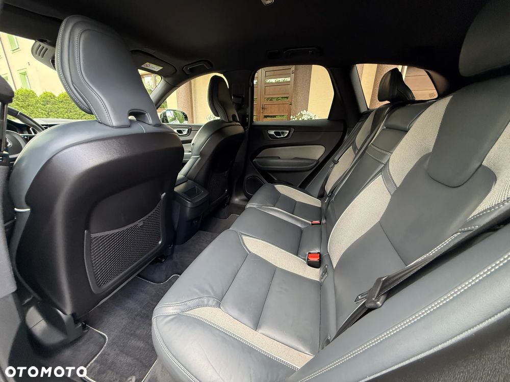 Volvo XC 60 B4 D AWD R-Design - 18